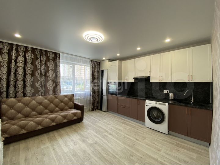 2-к. квартира, 56 м², 1/10 эт.