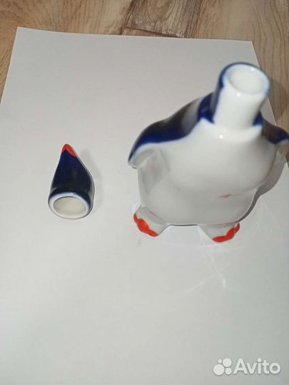 Фарфоровая статуэтка 
