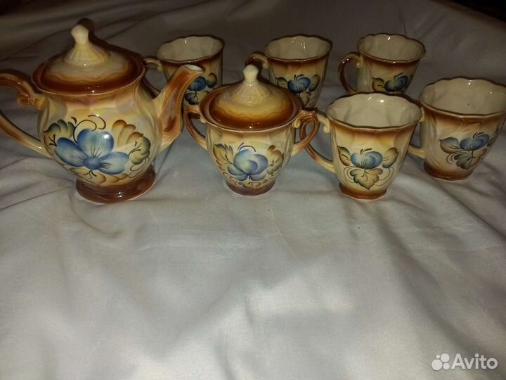 Сервиз фарфоровый