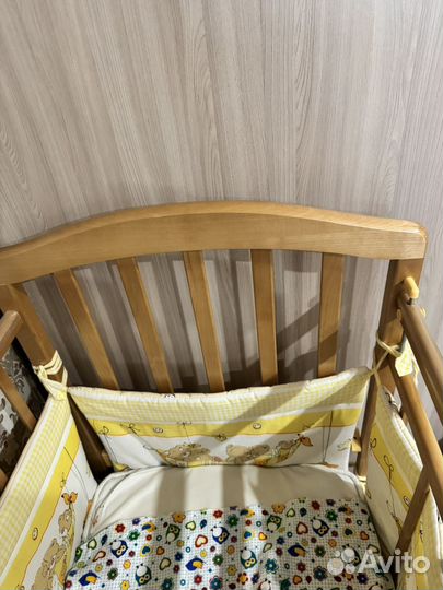 Детская кроватка