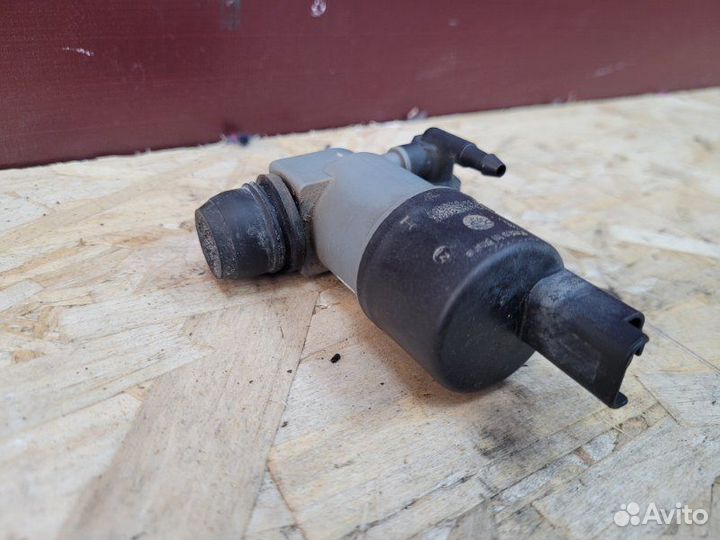 Насос омывателя Renault Sandero Stepway