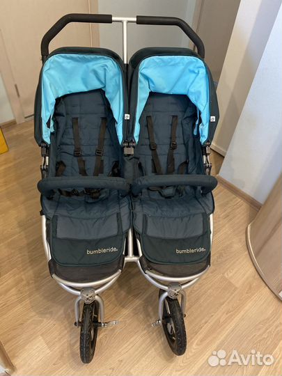 Коляска для двойни bumbleride