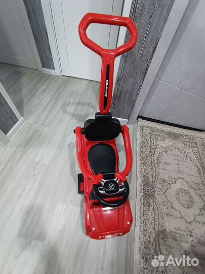 Машинка Каталка толокар с ручкой Mercedes Benz AMG