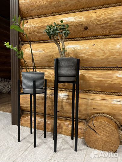 Напольная подставка для цветов