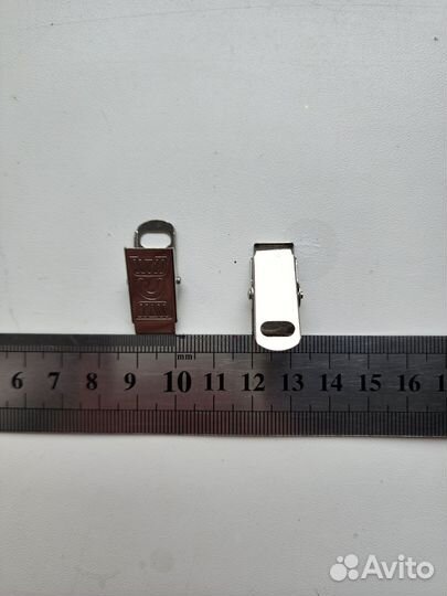 Металлическая прищепка зажим