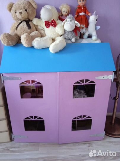 Кукольный домик с мебелью