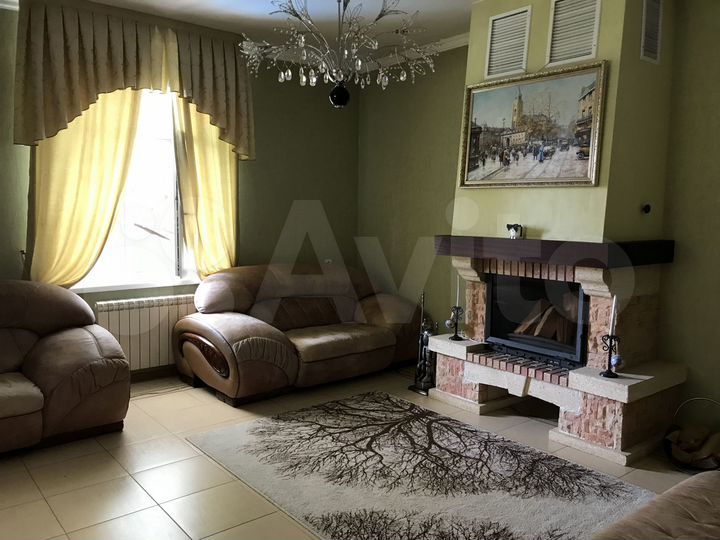 Дом 450 м² на участке 10 сот.