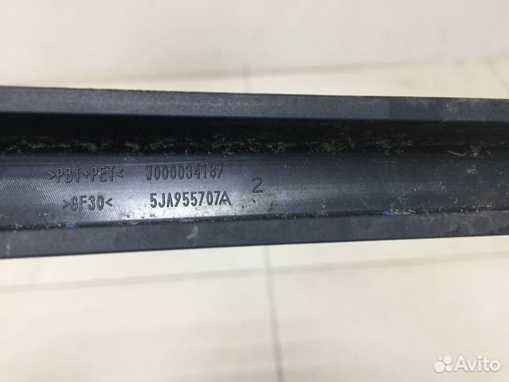 Поводок стеклоочистителя задний Skoda Rapid 2012-2