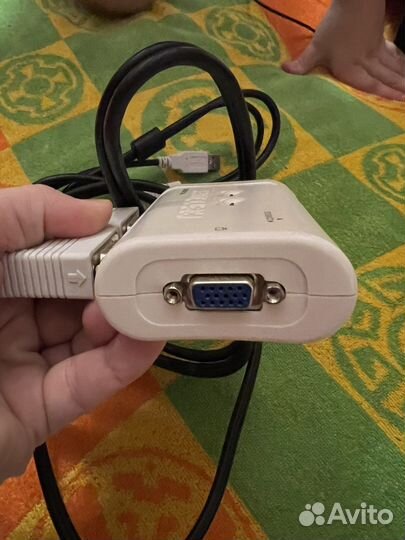 Переключатель клавиатура / видео / мышь с аудио