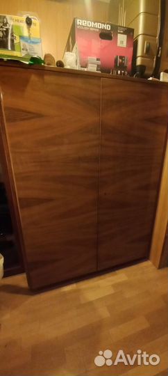 Мебель в гостиную. Натуральный орех. Прага