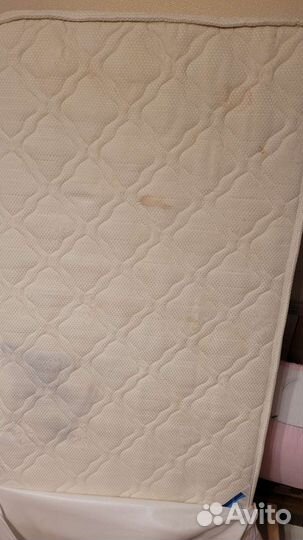 Детская кроватка с маятником и ящиком