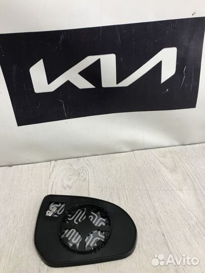 Элемент зеркала зеркальный Kia RIO 3 Лев