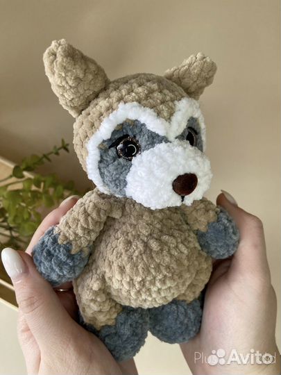 Вязанный енотик