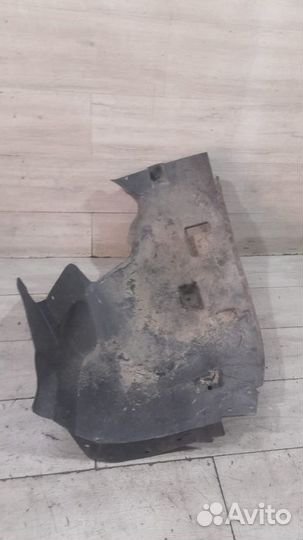 Подкрылок передний левый Mercedes M Class Ml W166