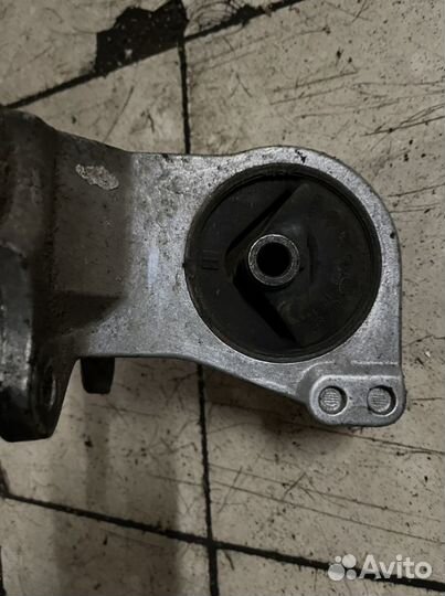 Подушка двигателя митсубиси галант 8