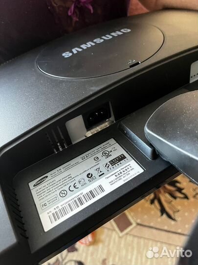 Монитор Samsung