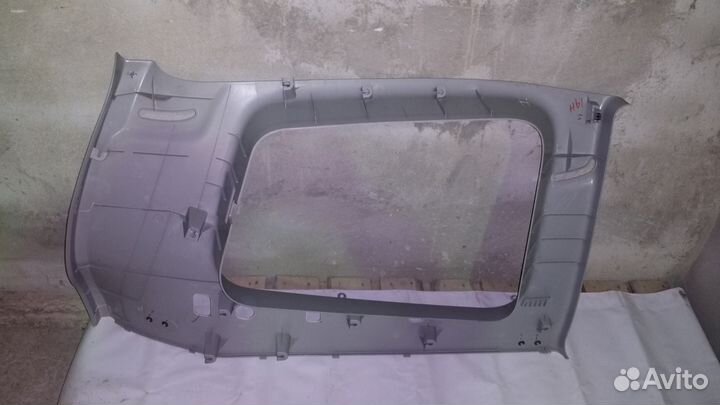Обшивка багажника правая Митсубиси Паджеро 4