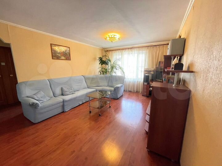 3-к. квартира, 65 м², 1/10 эт.