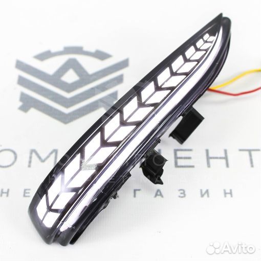 Бегающие повторители зеркал Лада Vesta с узором