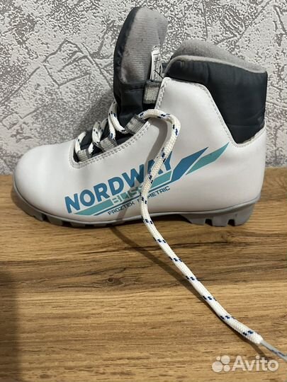 Лыжные ботинки