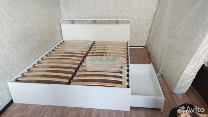 Кровать 140х200 с ящиками