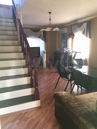 Дом 180 м² на участке 3 сот.