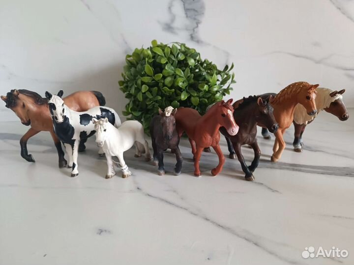 Фигурки лошадей Schleich