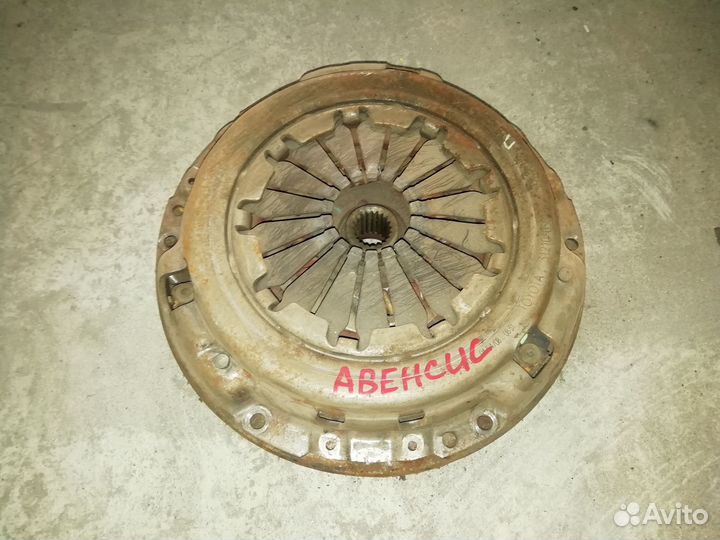 Комплект сцепления Тойота Авенсис
