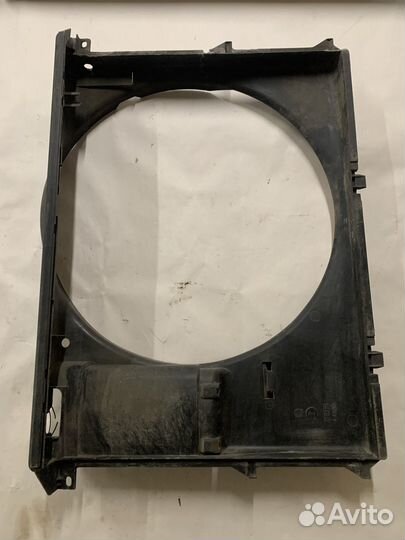 Диффузор вентилятора BMW 7 E38