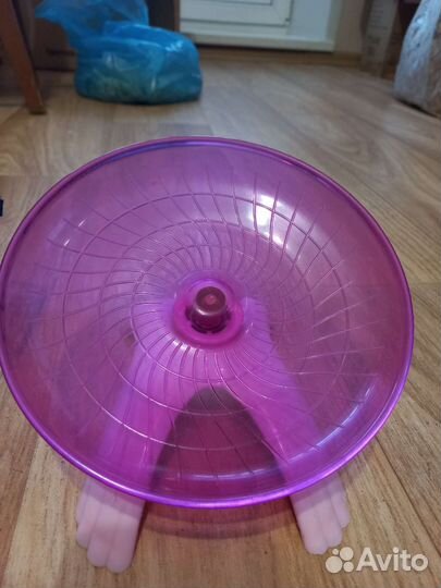 Колеса, миски, домики для хомяков