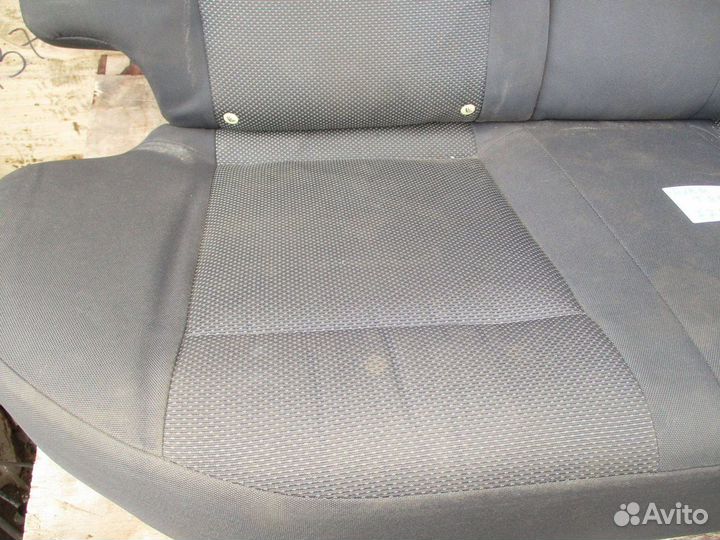 Сиденье заднее (диван) Chevrolet Aveo (T250)