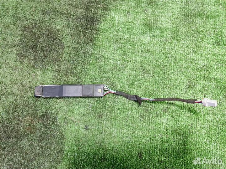 Антенна бесключевого доступа Land Rover Discovery