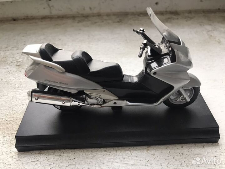 Игрушка скутер Honda