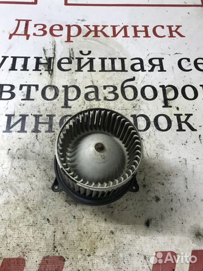 Моторчик отопителя Nissan Pathfinder