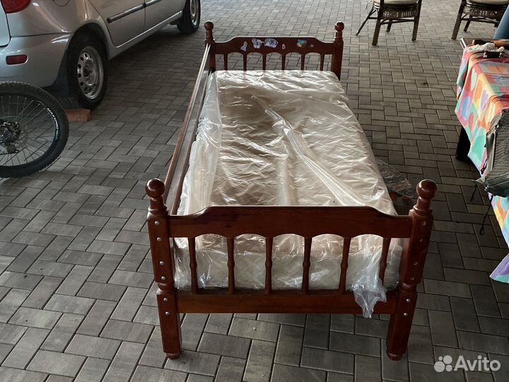 Двухъярусная кровать