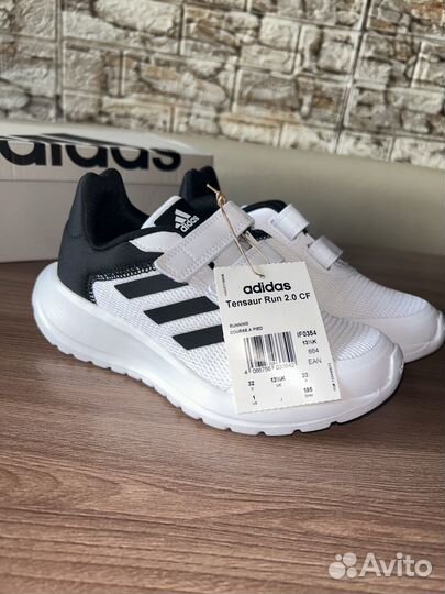 Кроссовки adidas 32 р новые