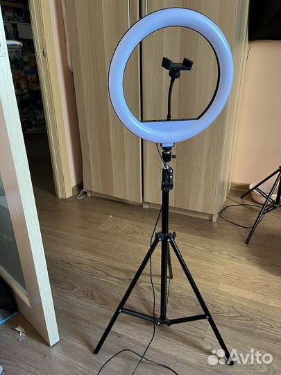 Кольцевая лампа со штативом