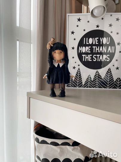 Кукла уенсдей