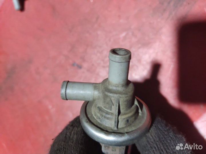 Клапан абсорбера Audi 100 седан 2.8 AAH 1993