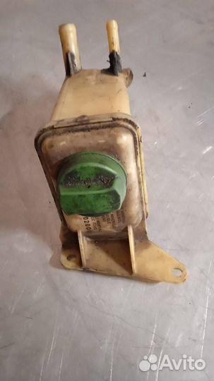 Бачок гидроусилителя Volkswagen Passat B5 1999