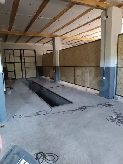 Гараж, > 30 м²