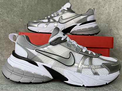 Кроссовки Nike V2K Run 'Pure Platinum Wolf Grey'