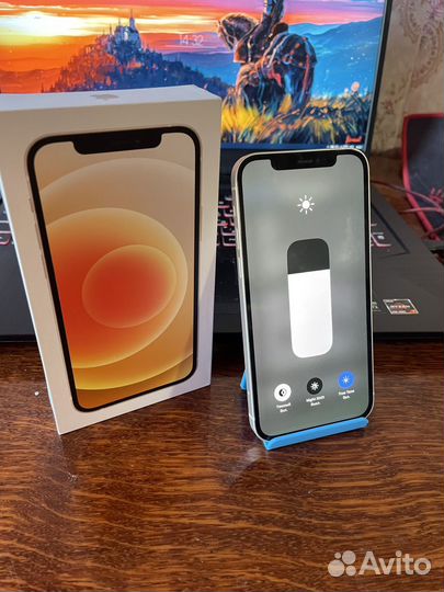 iPhone 12, 64 ГБ