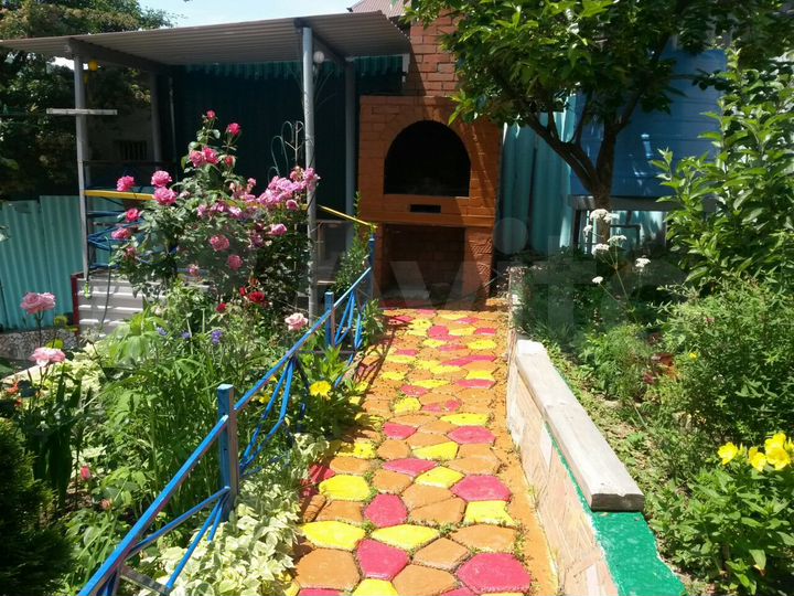 Комната 14 м² в > 9-к., 1/2 эт.