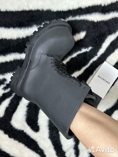 Balenciaga steroid boots на руках