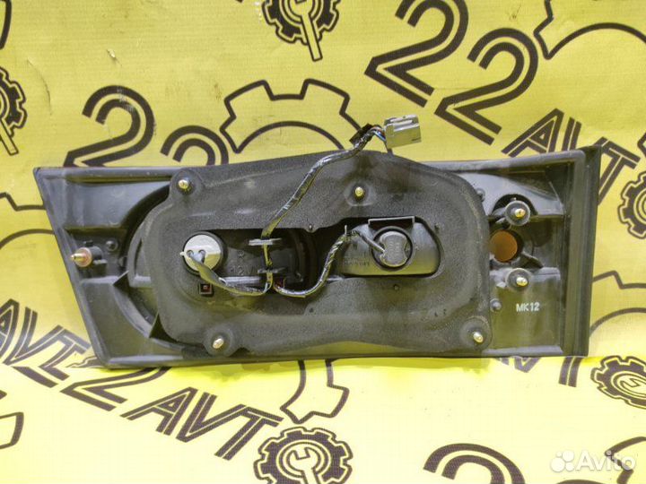 Стоп сигнал в крышку багажника задний правый