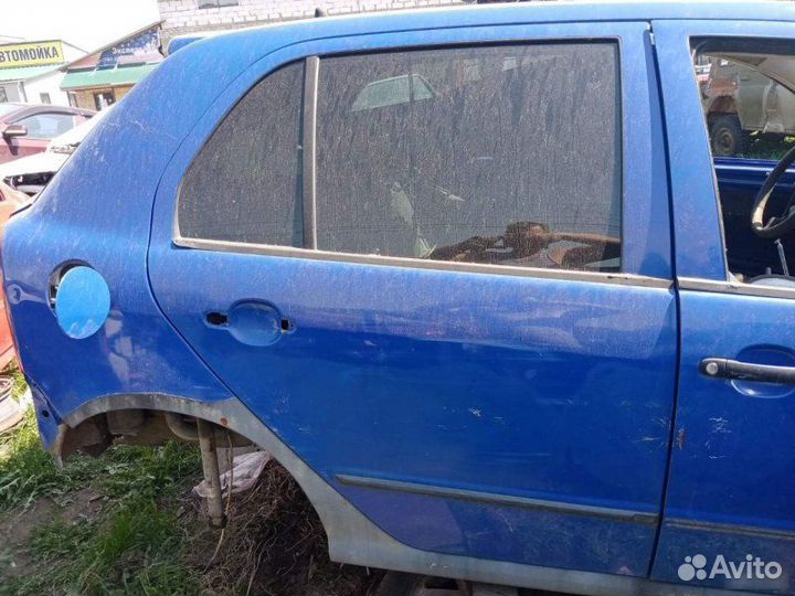 Дверь передняя правая Skoda Fabia 2004