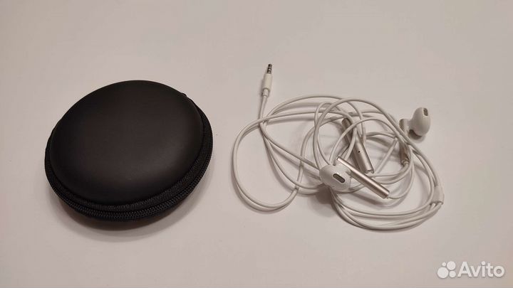 Проводные наушники Samsung, Huawei Honor