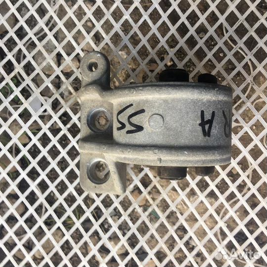 Опора двигателя правая Киа Спектра