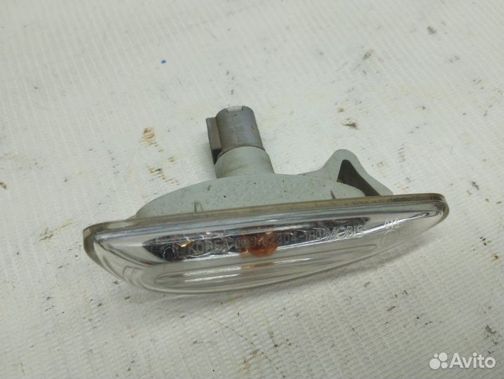 Повторитель поворота правый Hyundai Solaris седан